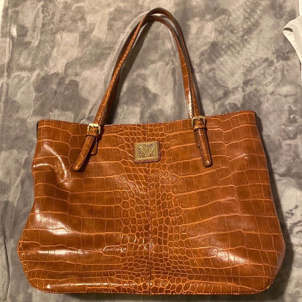 Brown Ann Klein purse, new.